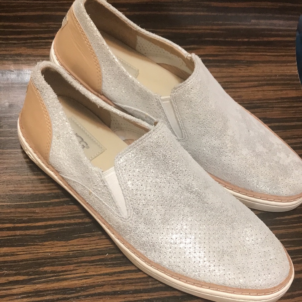 New UGG sneaker, size 8